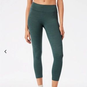 Outdoor Voices Yoga Pant 3/4 length in color forest green. Size MEDIUM
